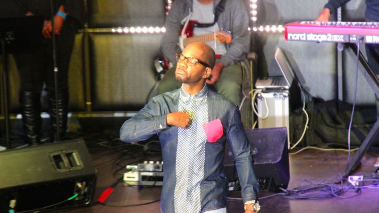 Kirk Franklin at Harvest For Hope Explosion Concert