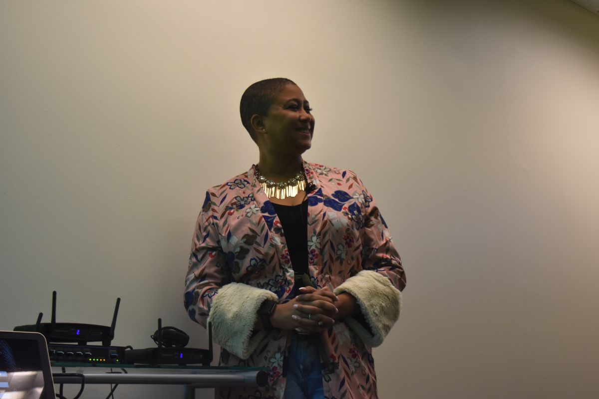 Rudy Currence Blesses The Praise 100.9 Social Studios