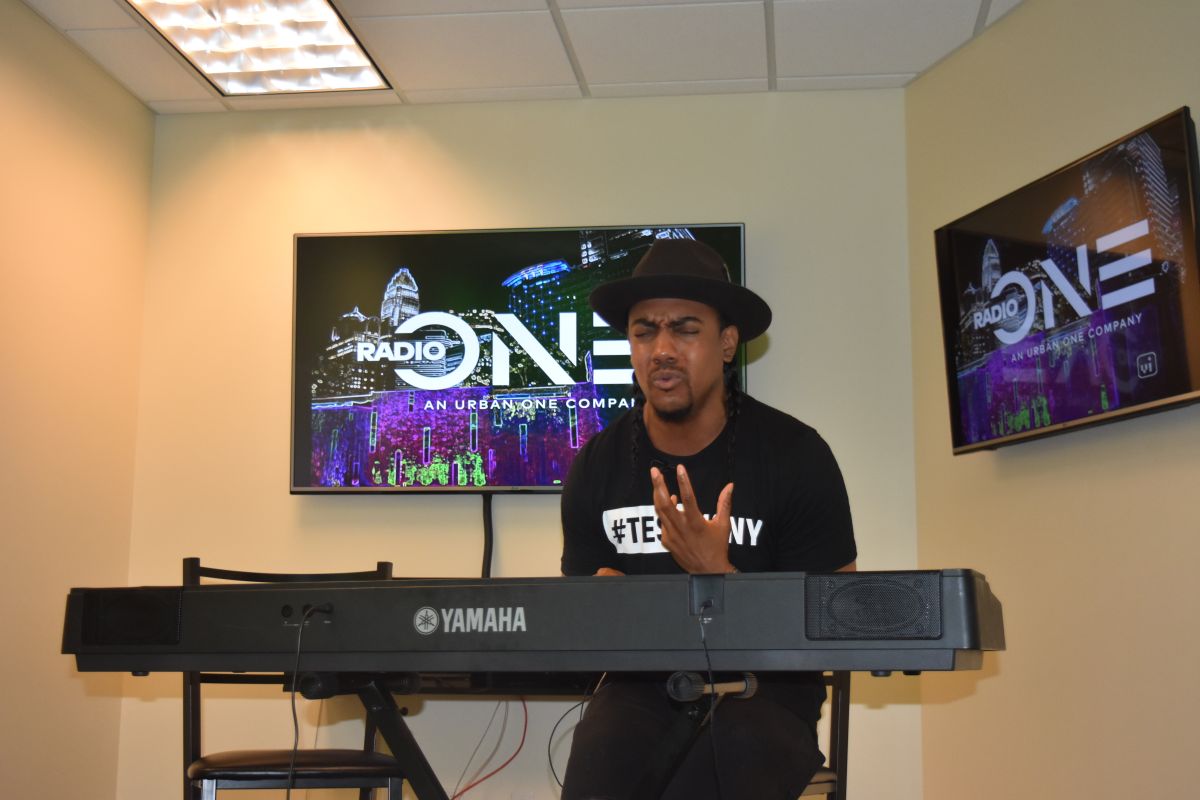 Rudy Currence Blesses The Praise 100.9 Social Studios