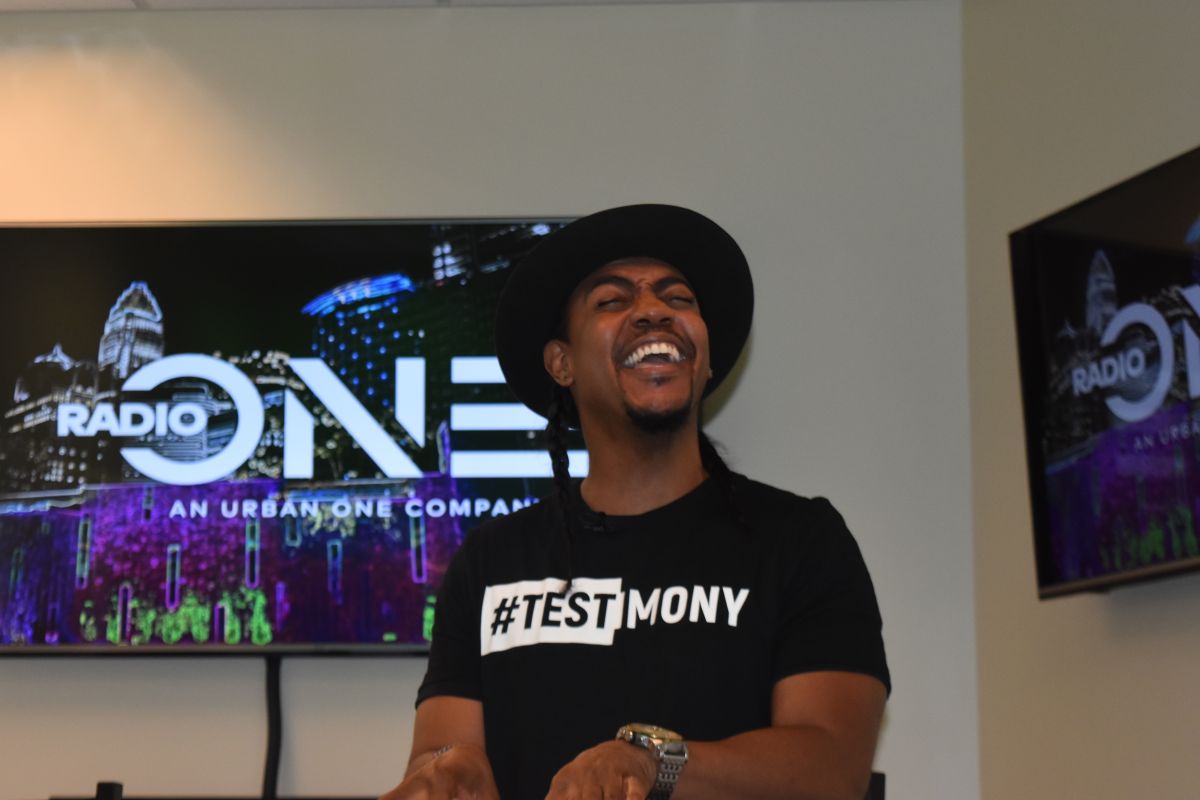 Rudy Currence Blesses The Praise 100.9 Social Studios