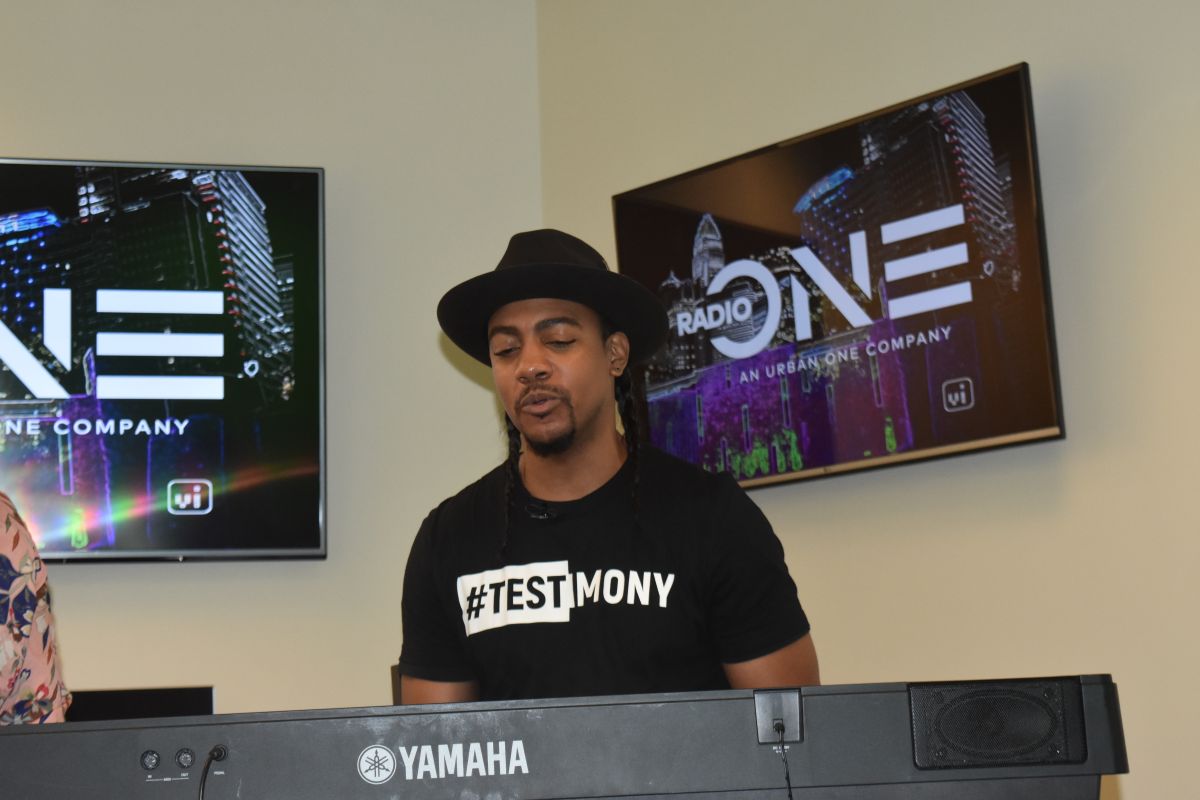 Rudy Currence Blesses The Praise 100.9 Social Studios