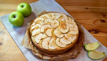 beautiful Apple Cake "Sharlotka"