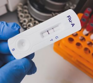 Influenza A virus positive test result by using rapid test device