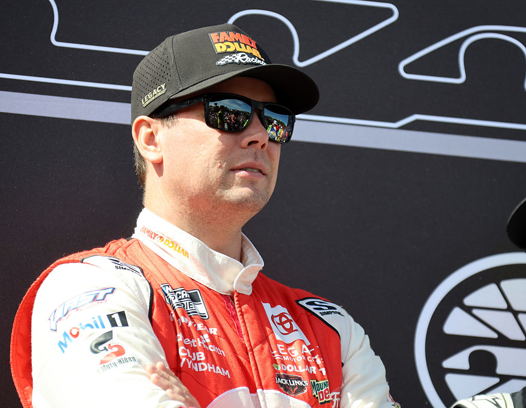 AUTO: SEP 21 NASCAR Cup Series Mobil 1 301